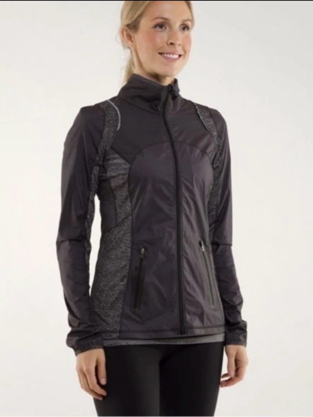 Lululemon Run: Featherweight Hybrid Jacket in a black and gray colorway size 10